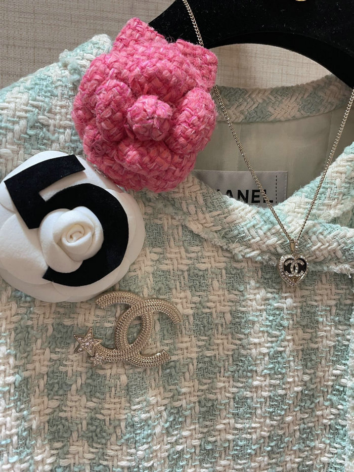 Chanel Brooch JCB091306