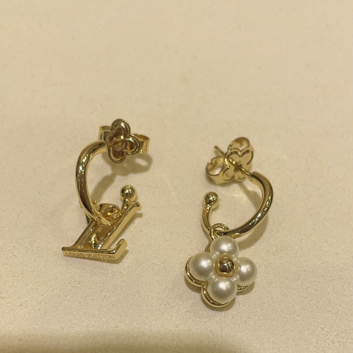 Louis Vuitton Iconic Heart Earrings JLE091302