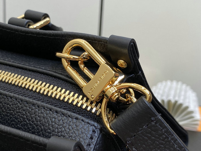 LOUIS VUITTON OnTheGo East West Black M23640