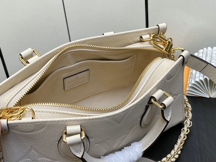 LOUIS VUITTON OnTheGo East West White M23640