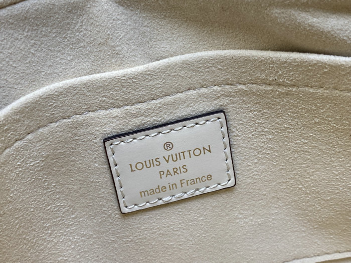 LOUIS VUITTON OnTheGo East West White M23640