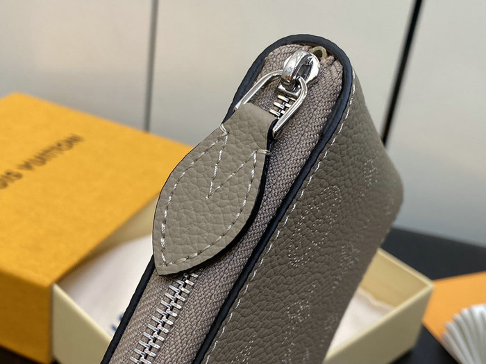 LOUIS VUITTON Zippy Compact Wallet Grey M81558