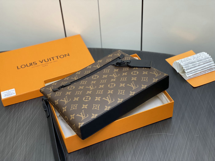 Louis Vuitton Monogram Canvas Takeoff Pouch M40504