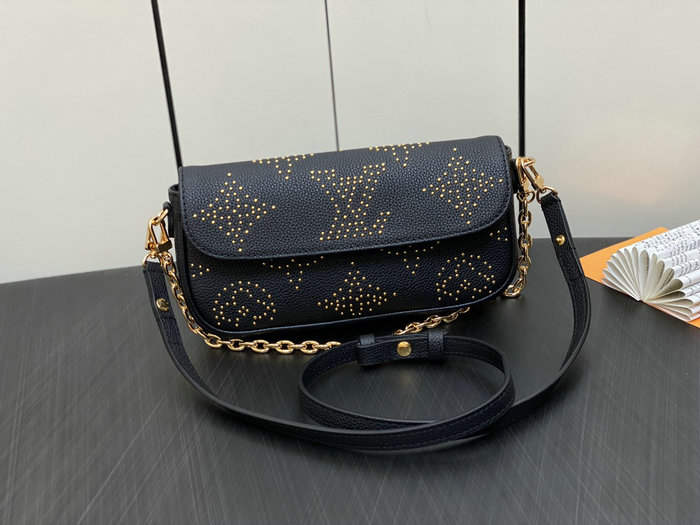 Louis Vuitton Wallet on Chain Ivy M82653