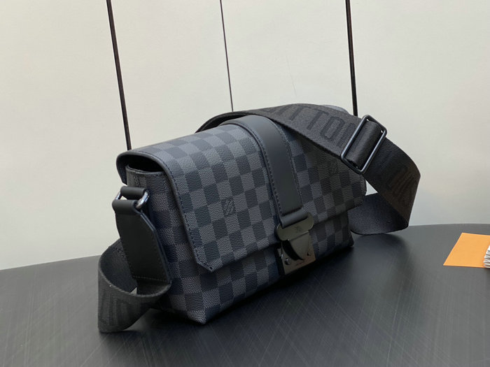 LV Damier Graphite S-Cape Messenger M46794