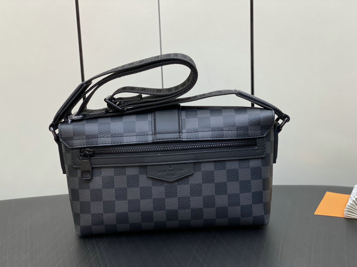 LV Damier Graphite S-Cape Messenger M46794