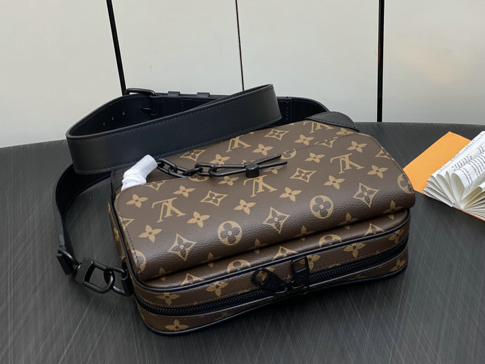 LV Monogram Canvas Steamer Messenger M46795