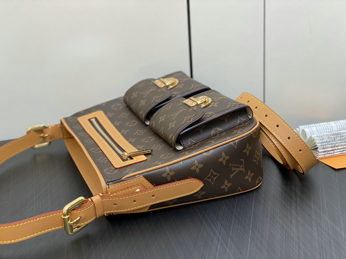 Louis Vuitton Hudson GM M40045