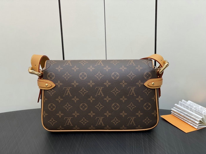 Louis Vuitton Hudson PM M40027