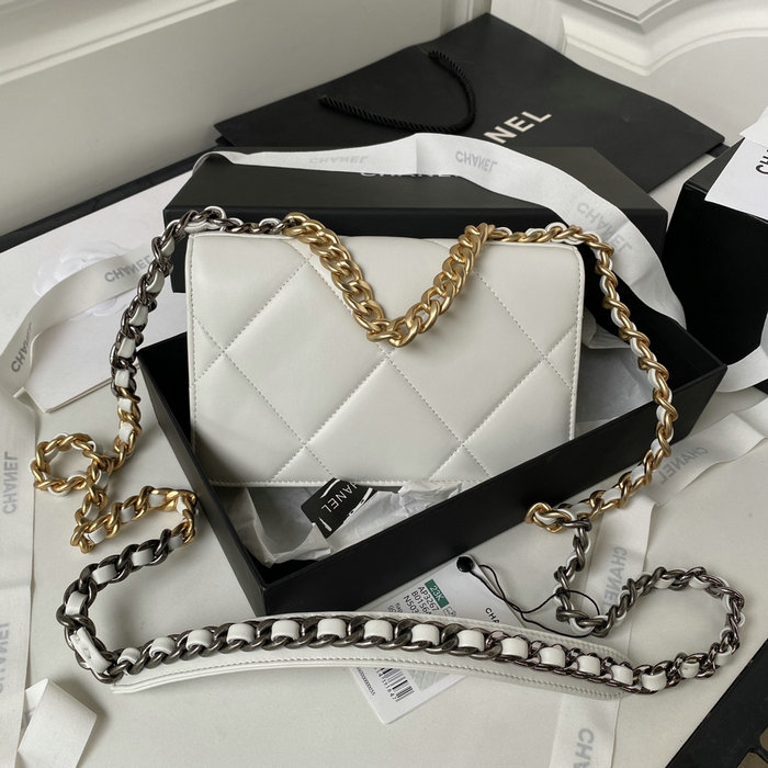 Chanel 19 Wallet On Chain White with Gold hardware AP3267