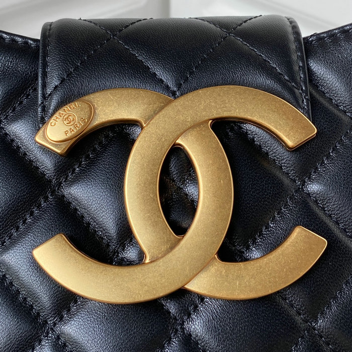 Chanel Lambskin Messenger Bag Black AS4610