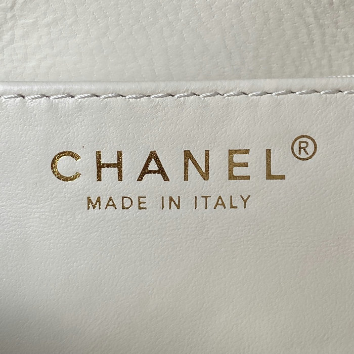 Chanel Lambskin Small Messenger Bag White AS4609