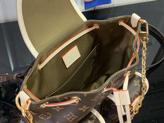 Louis Vuitton Excursion PM M46932