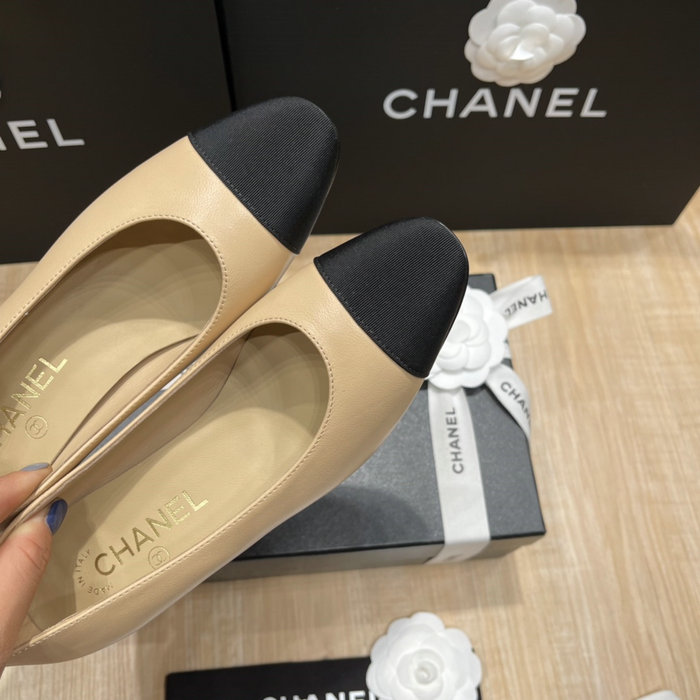 Chanel Pumps SDH121925