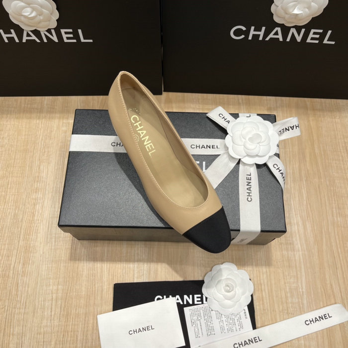 Chanel Pumps SDH121925