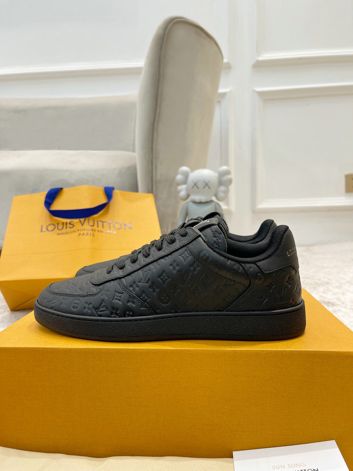 Louis Vuitton Men Sneakers SDH121906