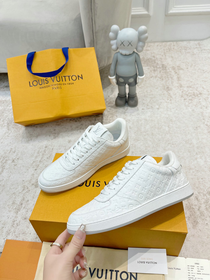 Louis Vuitton Men Sneakers SDH121907