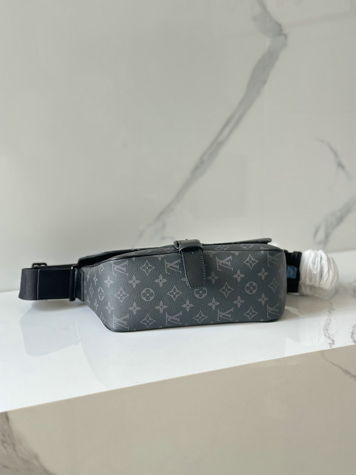 Louis Vuitton Montsouris Messenger Bag M46685