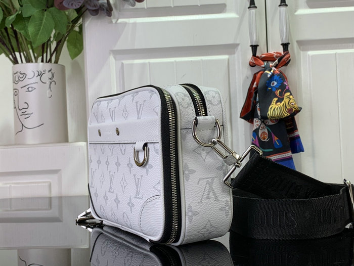 Louis Vuitton Alpha Messenger White M31016