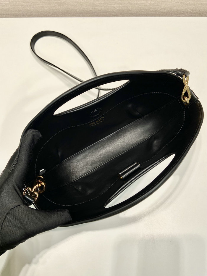 Prada Medium leather handbag Black 1BA421