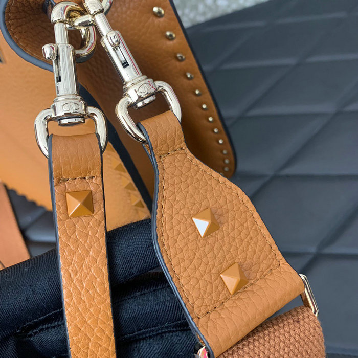 Valentino Garavani Rockstud Hobo Bag Camel V0042