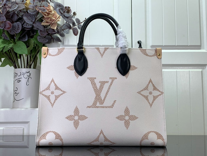 Louis Vuitton OnTheGo MM M46912