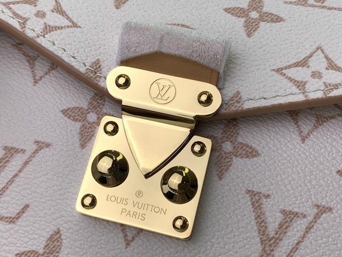 Louis Vuitton Pochette Metis East West M46914