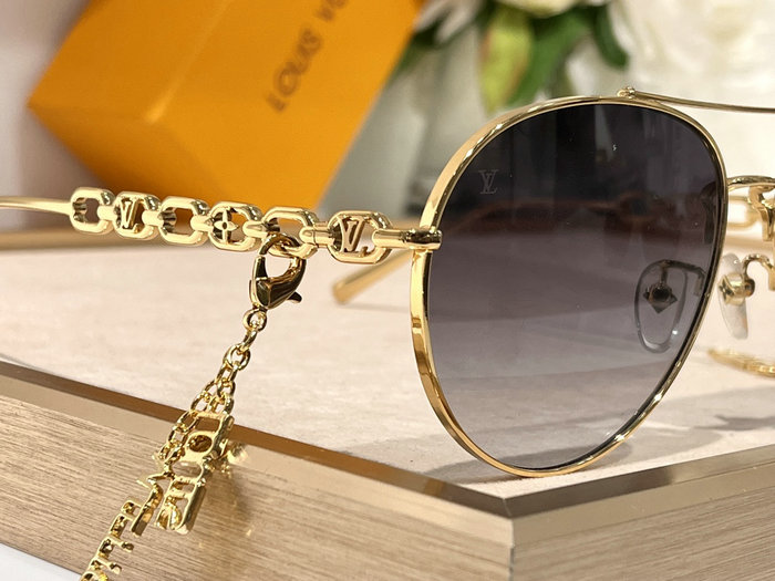 Louis Vuitton Sunglasses MGL041901