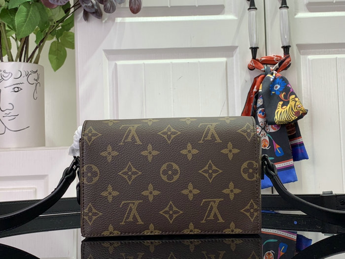 Louis Vuitton Steamer Wearable Wallet M83613