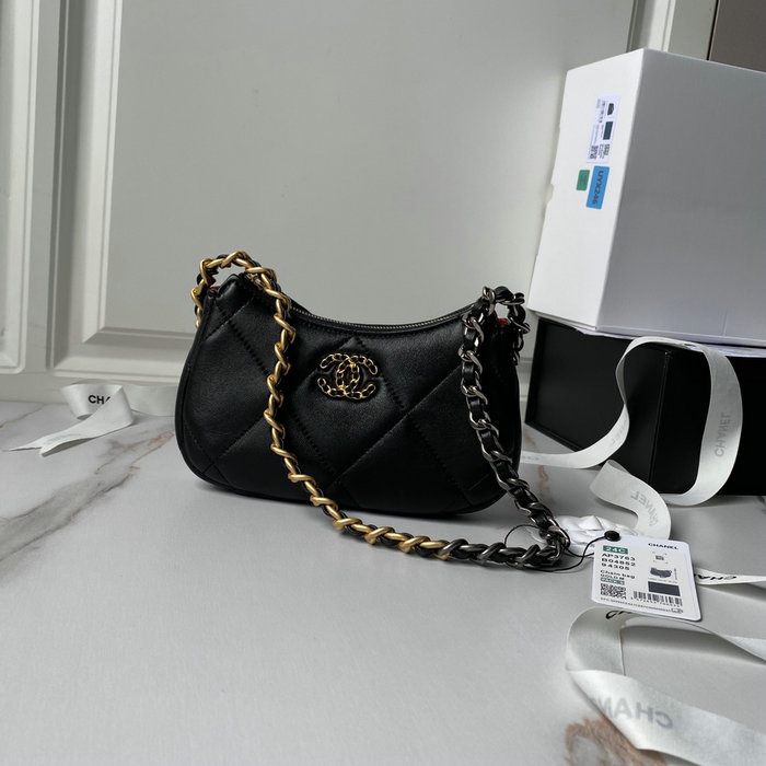 Chanel 19 Clutch With Chain Black AP3763