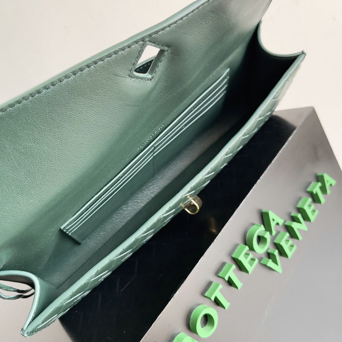 Bottega Veneta Long Clutch Andiamo 741511 Green