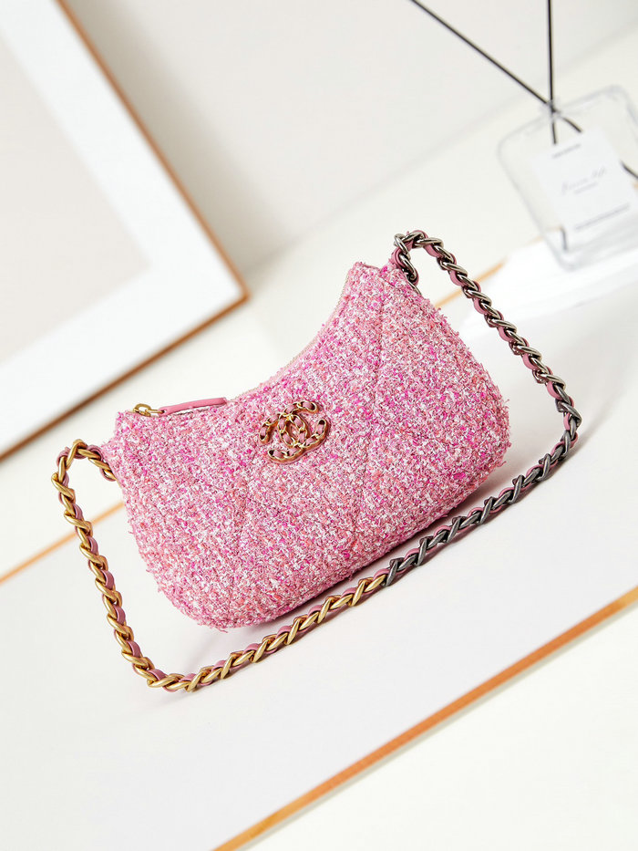 Chanel 19 Clutch With Chain Pink AP3763