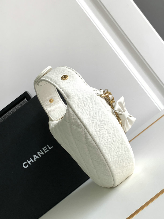 Chanel Grained Calfskin Pouch White AP3943