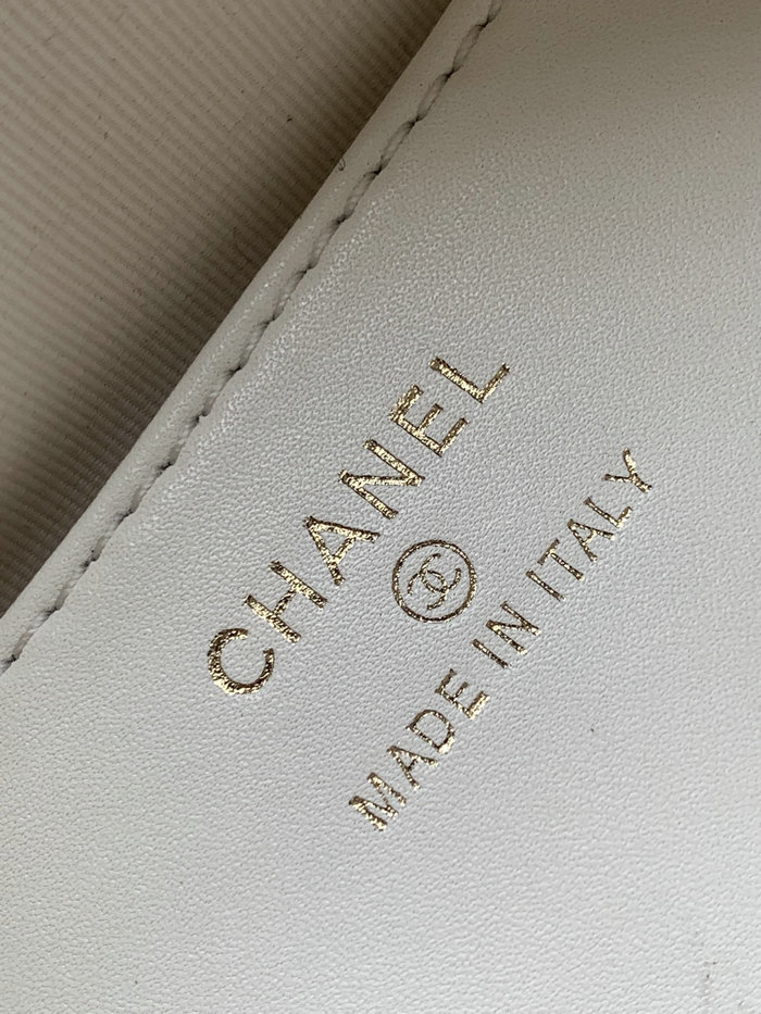 Chanel Grained Calfskin Pouch White AP3943