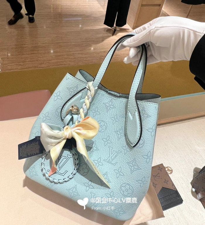 Louis Vuitton Blossom PM Light Blue M21909