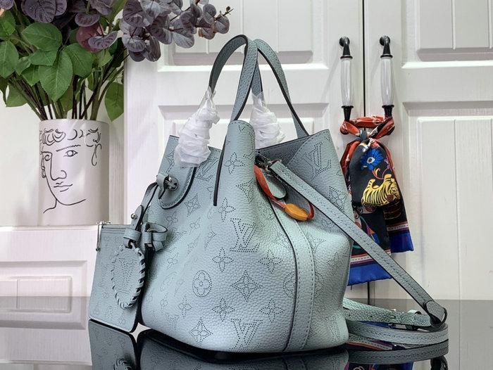 Louis Vuitton Blossom PM Light Blue M21909