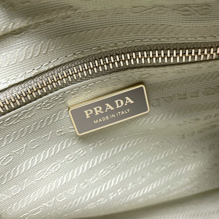 Prada Re-Edition 1995 Chain Re-Nylon tote bag 1BG468 Beige