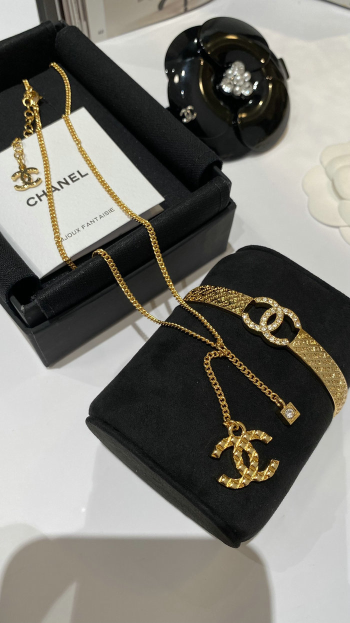 Chanel Earrings CE60303