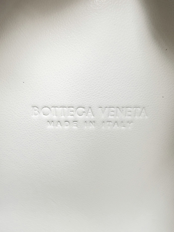 Bottega Veneta Small Andiamo Parachute Bag B796569 White