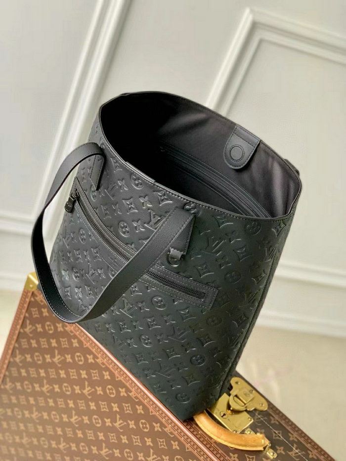 Louis Vuitton Excursion Tote M24777