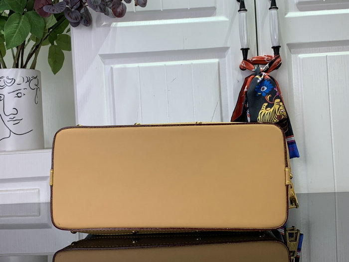 Louis Vuitton Pochette Cosmetique GM M24317