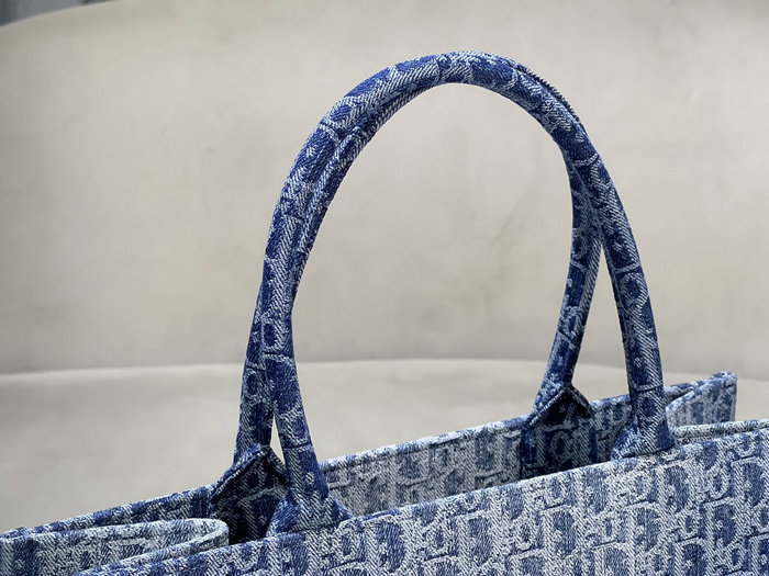 Medium Dior Book Tote Blue M1286