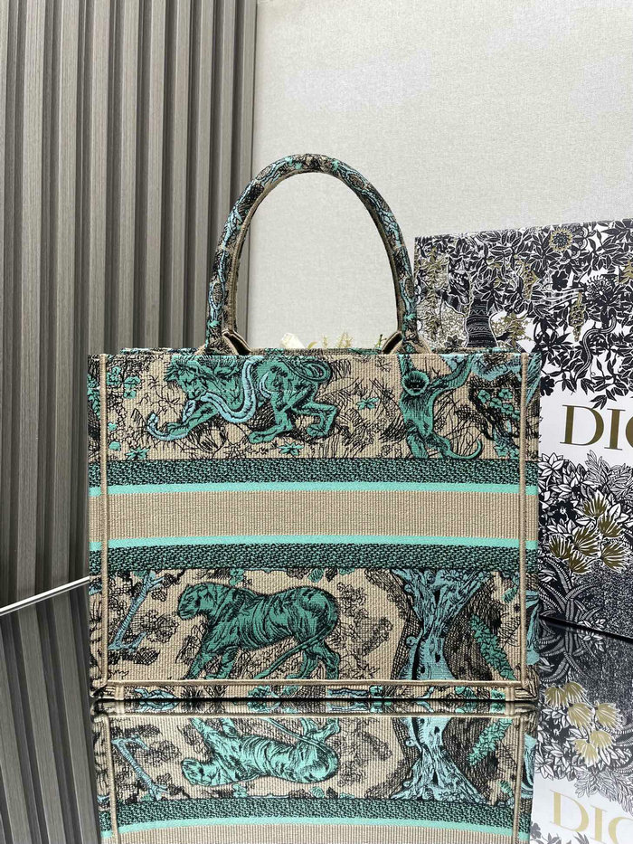 Medium Dior Tiger Book Tote M1286 Green