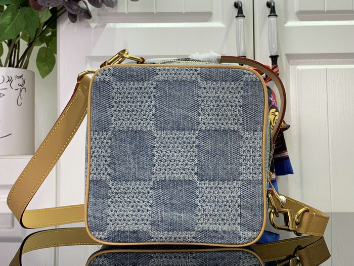 Louis Vuitton Chess Messenger N40706