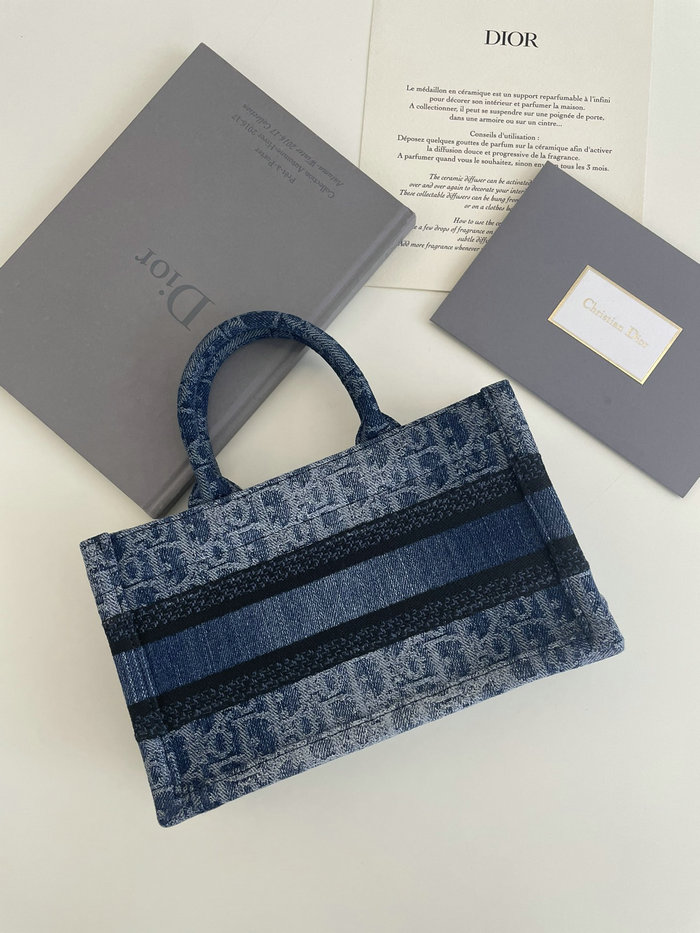 Mini Dior Book Tote S5573