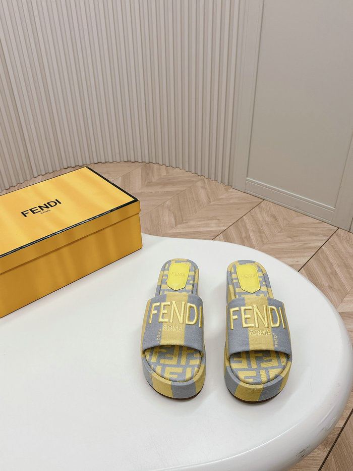 Fendi Wedge Sandals SFS70905