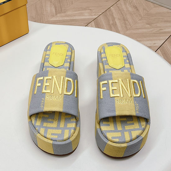Fendi Wedge Sandals SFS70905