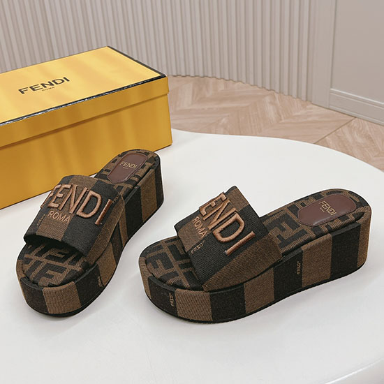 Fendi Wedge Sandals SFS70909