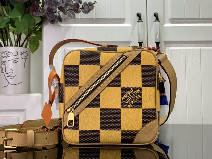 Louis Vuitton Chess Messenger N40562