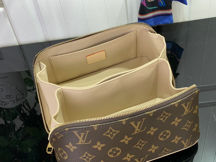 Louis Vuitton Toiletry Bag M11750